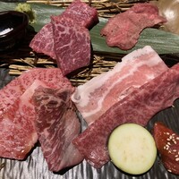 近江うし 焼肉 にくTATSU 青山本店 - 