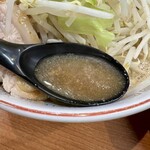 豚山 - 「ラーメン」のスープ
            2023年10月29日