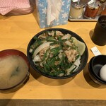 伝説のすた丼屋 - 