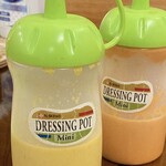 インド料理 ガネサ - ドレッシング。これが地味においしい