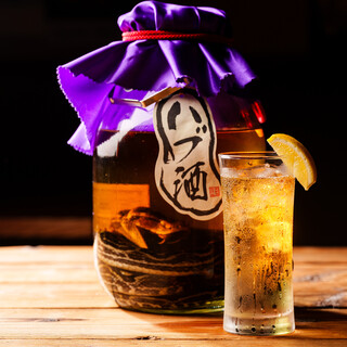 We have a large selection of Japanese sake that goes well with dishes and rare alcoholic beverages from various regions.