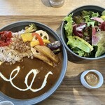 ラビーズ カフェ - Deli Plate カレーライス＆サラダ