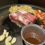 肉×鍋×韓国料理 韓国バル OKOGE - 