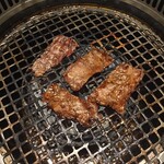 焼肉問屋くに家 - くに家カルビ　出来上がり