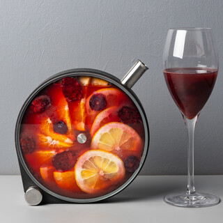 Sangria, wine, and non-alcoholic drinks made with seasonal fruits are also available.