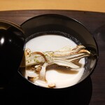ひがしやま 司 - 松茸と粟麩の利休仕立て