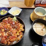 玄海寿司 - ばらチラシ丼