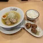 泡系しおとんこつラーメン べらしお - 