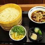 丸亀製麺 - 肉汁つけうどん（釜揚げうどん）・並（480円）※葱と天かすは無料