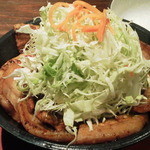 駿河 - 2013.11.2  カナダ豚の２倍豚丼☆　肉４００ｇ　ご飯大盛３５０ｇ　１２８０円