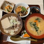 Gyuunitaki To Obanzai Chiiyan - とうめし　1,000円