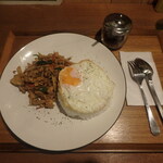 タイ料理 ホチホチ - ガパオライス¥1,100