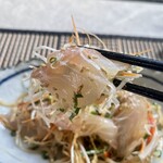 中國料理kujikuji - 愛媛県産鯛の中華風お刺身 アップ