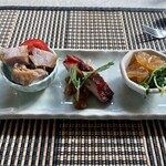 中國料理kujikuji - 鶏肉、自家製焼豚、クラゲ