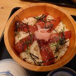 Nanakoshi Honten - ◯マグロのてこね寿司
                      マグロが甘みシッカリなカエシ（味醂、醤油、砂糖）で
                      漬けにされていてマグロ自体に旨味が
                      あるかの様な美味しい味わいとなっている❕