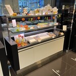 トシ・ヨロイヅカ 東京 - 