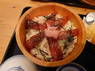 Nanakoshi Honten - ◯マグロのてこね寿司
                        マグロが甘みシッカリなカエシ（味醂、醤油、砂糖）で
                        漬けにされていてマグロ自体に旨味が
                        あるかの様な美味しい味わいとなっている❕