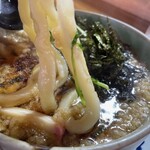 Teuchi Udon Soba Ueno - たぬきうどんの麺をアップで