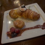 トラットリア ダ・テレーサ - コーダ・ディ・アラゴスタとカスタードクリームのフリット添え