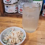 たちのみや喜平 - マカロニサラダとレモンサワー