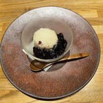 洋食 おがた - ヨーグルトアイスクリームと山葡萄のジュレ