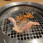 Gyuukaku - 70品食べ放題　※最初だけちょっと牛肉で、あとはひたすら鶏肉だけ食べたいので一番安いコースです。ブラックガーリックチキンがおすすめかな