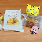 ねこねこ食パン - 料理写真:これ、どっかで……何度も、見てるやつやんね　※調べたら、地元のセブンパーク天美でも、販売中