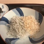 山玄茶 - 次はちりめん山椒と鯛でんぷ♪