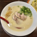 金町製麺 - 豚骨ラーメン