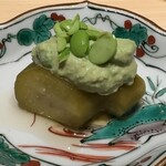 温石 - 焼き茄子の炊いたものにずんだ餡　焼き茄子の香ばしいのを更に炊くとは！ずんだ餡も美味しい。