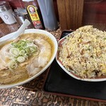 こく一番 ラーメン みどりや - 「チャーハン（ラーメン付き）」1,100円