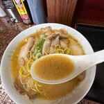Koku Ichiban Ra-Men Midoriya - スープ
