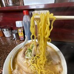 こく一番 ラーメン みどりや - 麺