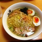 ひるがお 東京駅店 - 塩玉ラーメン８５０円