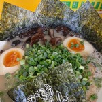 とんこつラーメン よかろうもん - 