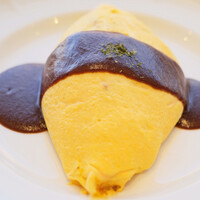 厳選洋食さくらい - オムライス 1650円 のデミグラスソース