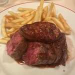 パリのワイン食堂 - US産ブラックアンガス牛肩ロース肉のステーキ+フレンチフライ