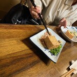 遊酒食堂 宇都宮 - 常連さんが美味しそう( ⸝⸝⸝⁼̴́⌄⁼̴̀⸝⸝⸝)とおっしゃるのでひとつあげました