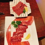 焼き肉 ホルモン まる金 - ハツと牛ハラミです