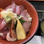 炭火活烹三是 - 大海鮮丼