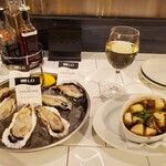 8TH SEA OYSTER Bar - 