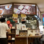 レストラン ヨコオ - YOKOO 大阪のれんめぐり店　
            カウンターで食べることも可能
