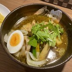 札幌ドミニカ - 特製チキン野菜カレー1350円、ご飯大盛り＋100円