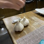 ごはんばー - 青森のニンニク。よくぞ北九州まで運ばれてきましたね