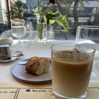 レストラン アルティザン（restaurant Artisan） - パンとコーヒー付き