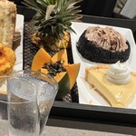 Tommy Bahama Restaurant, Bar & Store - 