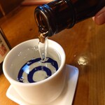 串ぼうず - 日本酒はたっぷり注いでくれます