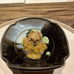温石 - ❺ 焼津産伊勢海老、ルッコラのお浸し、銀杏、穂紫蘇、栗のチップ、伊勢海老の味噌のソース。