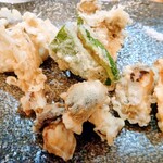 寿司割烹酒場 ゐまる - 色々キノコの天ぷら盛り合わせ