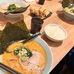 横浜家系ラーメン 銀家 - 